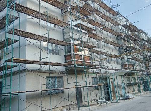 В многоквартирных домах Феодосийского городского округа продолжаются работы по капитальному ремонту общего имущества