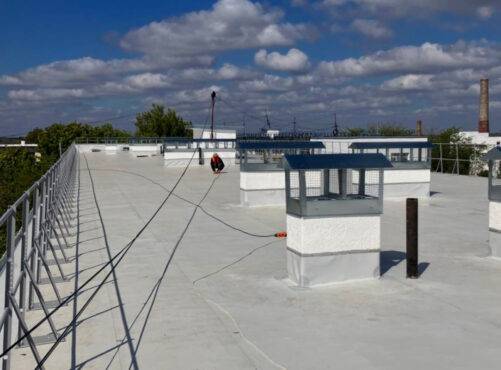 В 46 домах Красногвардейского района в текущем году капитально обновят крыши